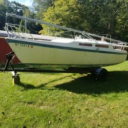 25' MacGreggor Sailboat 