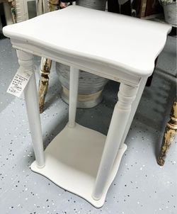 PRICES VARY distressed, wood tables, nightstands vintage SEE DESCRIPTION (Dalton Gardens)