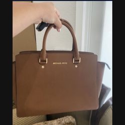 Micheal Kors purse With Matching Wallet 