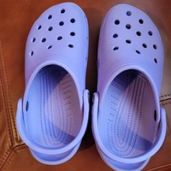 CROCS Size W6 And M8 Like New 