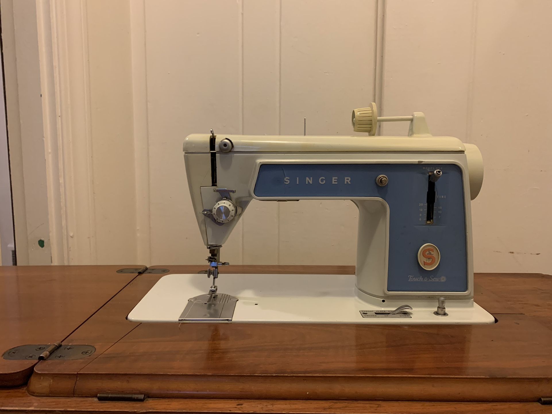 1963 Singer Sewing Machine Built In Table