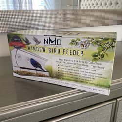 Brand New Clear Window Bird Feeder with Strong Suction Cups
