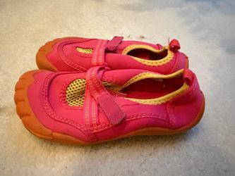 Kids Water Shoes – Size 13/1 – Pink