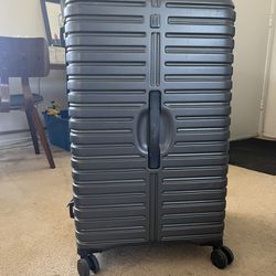 LARGE like-new Luggage 