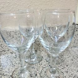 Set Of 4 Wine Glasses