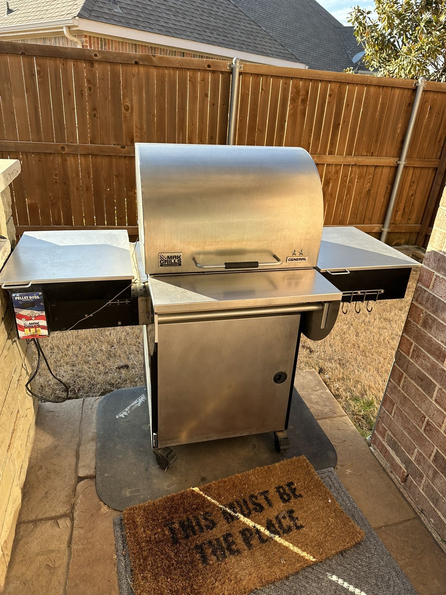 Mak 2-Star General Pellet Grill