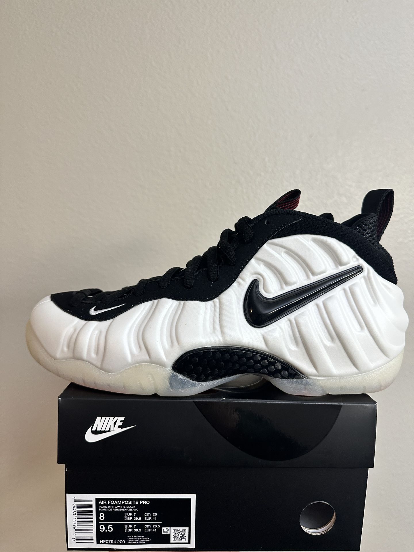 Men Nike Air Foamposite pro pearl Size 8
