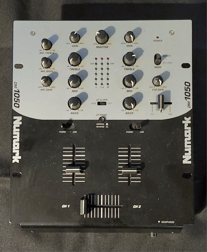 Numark DM-1050 - PERFECT For The Beginner DJ