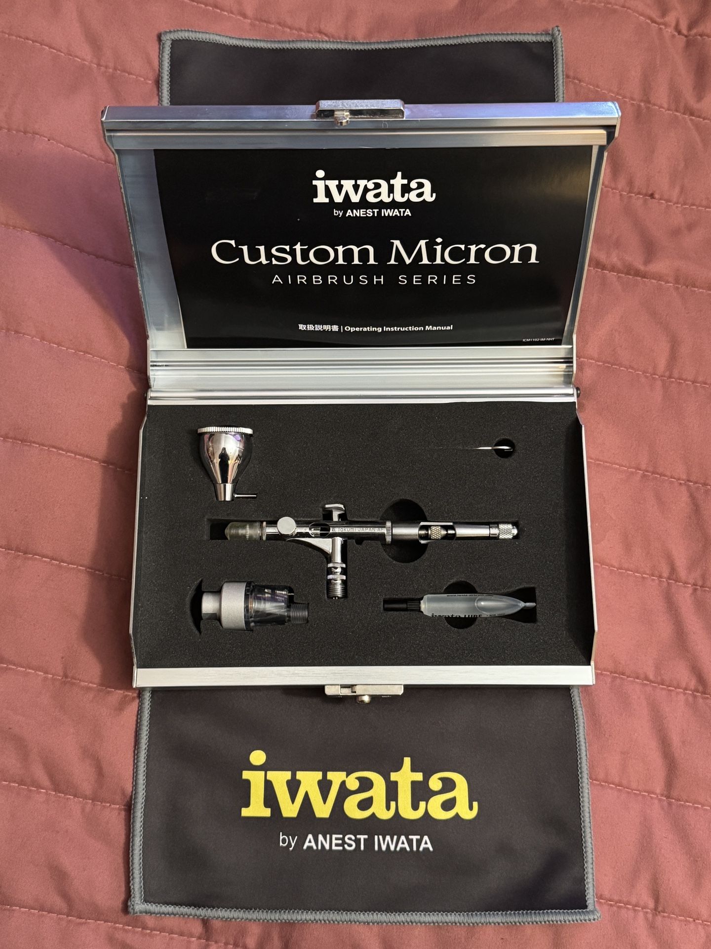 Iwata Airbrush Custom Micron Takumi Side Feed