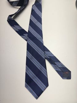 Brooks Brothers Makers Men's Blue Striped 100% Silk Necktie G-11