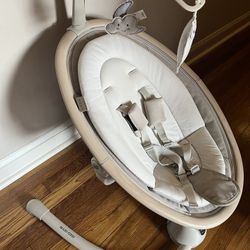 LIKE NEW — Maxi-Cosi Cassia Swing