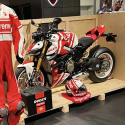 Ducati Motorcycle *SUPREME* Collector edition Numbered# 