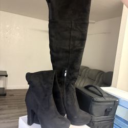 Thigh High Platform Boots Size 8 – Black (Worn Once)