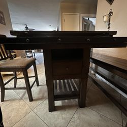 Dining Table To Sale 