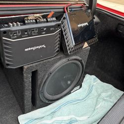 12 In JL Auto Sub With 2 Rockford Fosgate Amps 