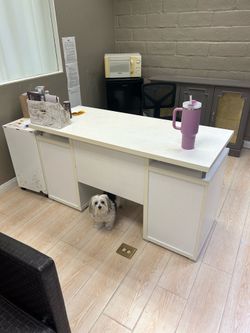 Free desk
