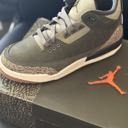 Air Jordan 3 Retro (GS) 5.5Y / 7 W