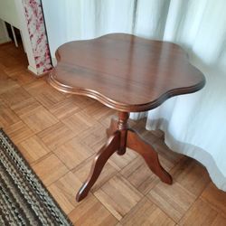 Vintage Mid-Century Scalloped Accent Table (1940s/50s)
