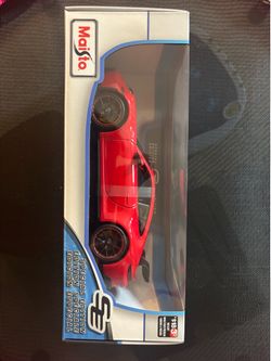 Porsche 911 992 GT3 Maisto Diecast Car 1:18 Scale Special Edition Red