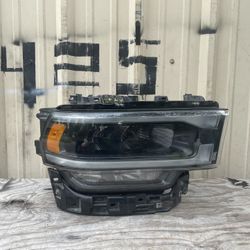 2019-2023 Dodge Ram 2500 Headlight Right Passenger OEM Full LED 