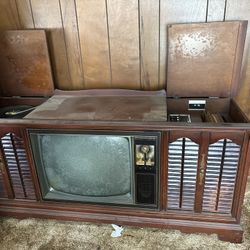 Vintage Zenith TV/Radio Record Console