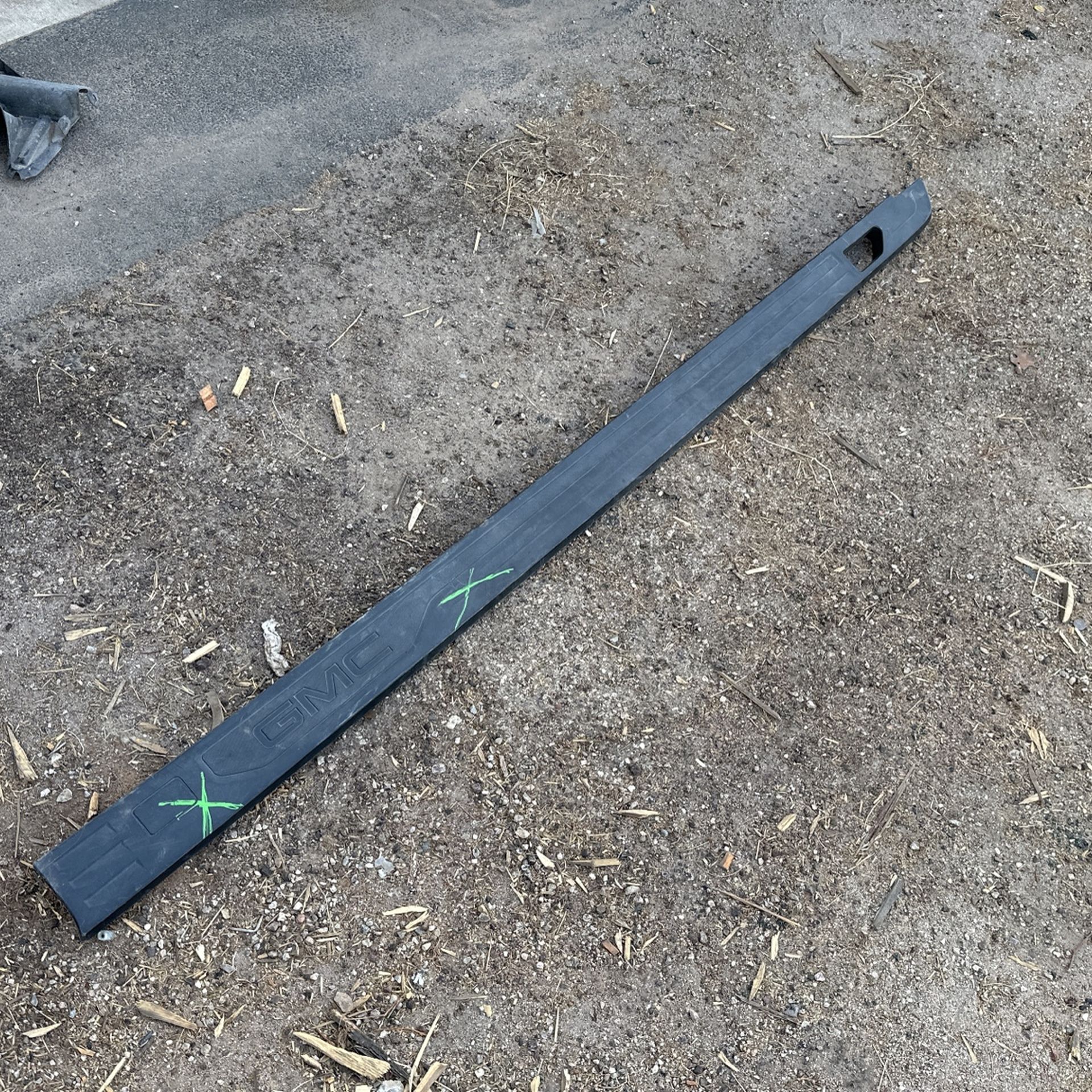2019-25 Gmc Sierra Bed Rial Cover Plastic
