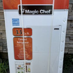 Magic Chef 3.3 cu. ft. Mini Fridge in White NEW!