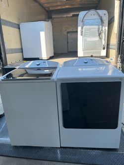 KENMORE WASHER AND DRYER SET