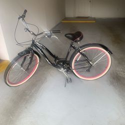 Schwinn Women’s 10-Speed Cruiser – Excellent Condition