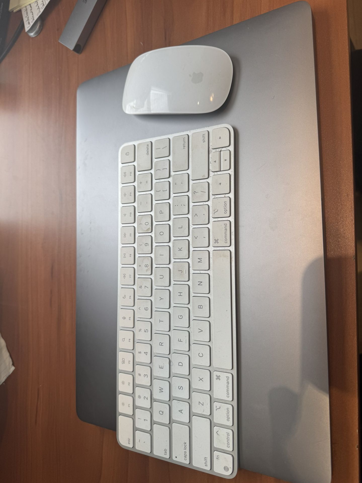 MacBook Pro 16” Bundle