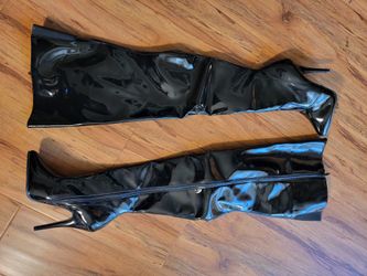 Thigh High Black Vinyl Boots. Size 6