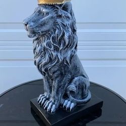 The Crown Lion Statue