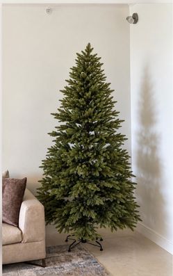 🎄 Balsam Hill Stratford Spruce Narrow Christmas Tree – 6.5 ft