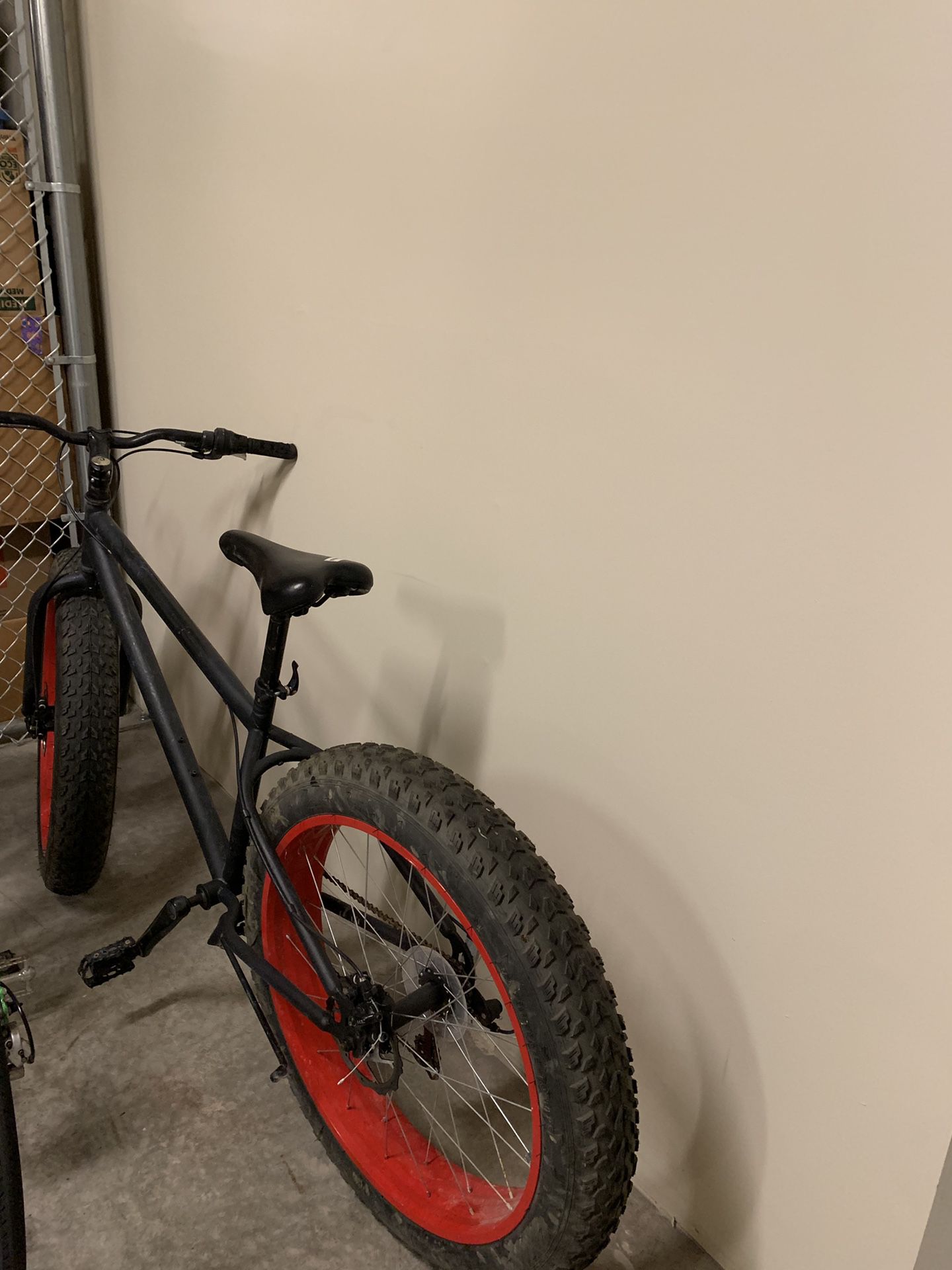 Mongoose Fat tire bike, like new.