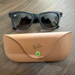 Ray-Ban Meta Glasses 