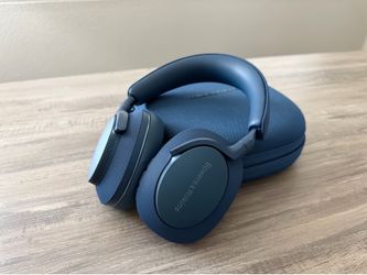 Like-new Bowers & Wilkins Px7 S2e