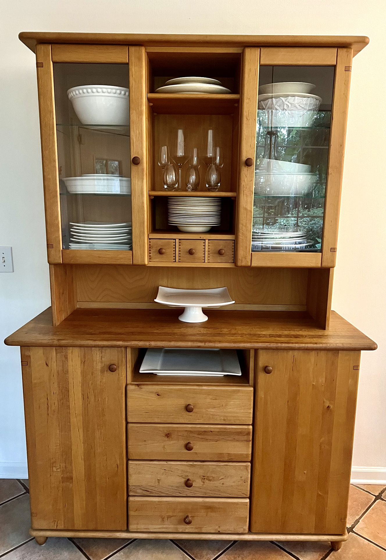 China Cabinet From TEAM7