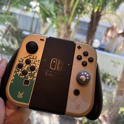 Nintendo Switch - OLED Model - The Legend of Zelda: Tears of the Kingdom Edition