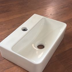 White ceramic bathroom sink