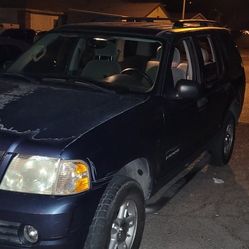 Ford Explorer  2004