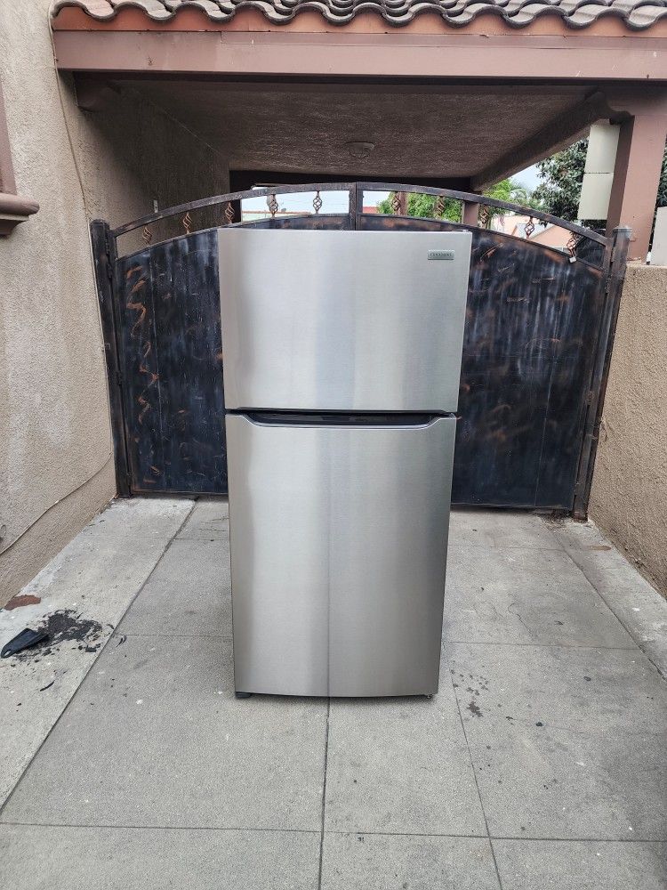 3MONTHS WARRANTY 30X30X66 FRIGIDAIRE FRIDGE 18CUFT SILVER