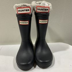 Hunter Kids girls size 9/10 First Classic black Rain Boots with Hunter Knit Boot Liners.