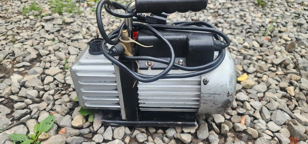 2.5 CFM Vacuum Pump