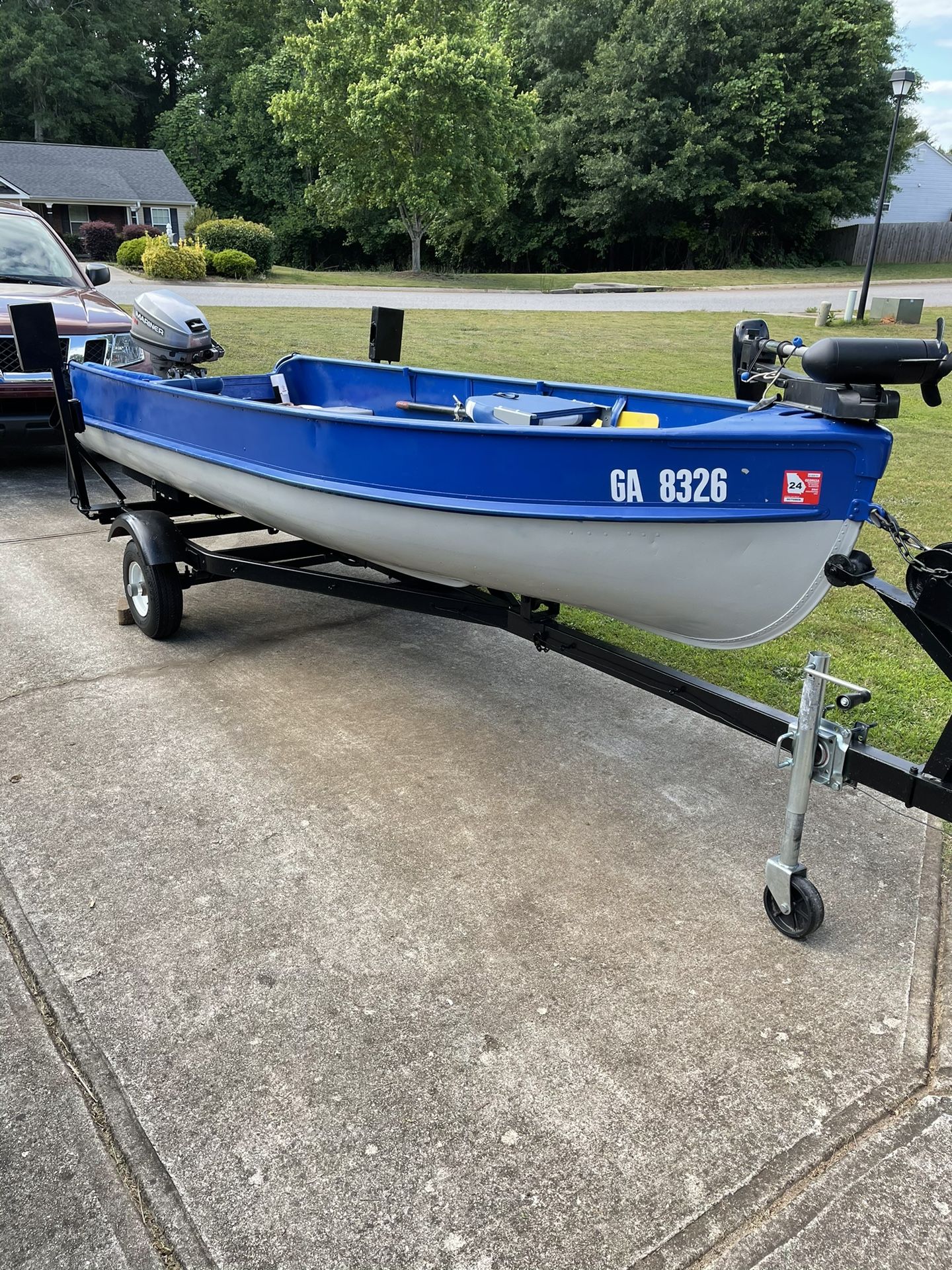 Alumacraft Boat
