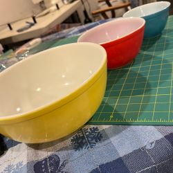 Pyrex Vintage Nesting Bowls  