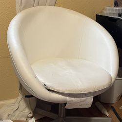 White Round Chair