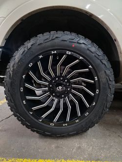 20x10 Rims and Tires 275/55/20 MT