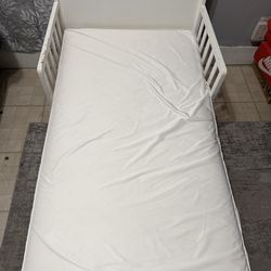 Toddler bed