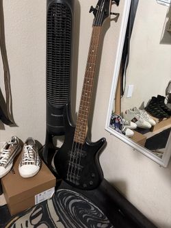 Bass guitar