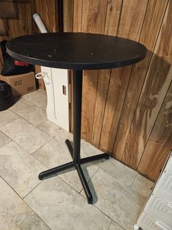 I am selling  this table  for 35 pick up only